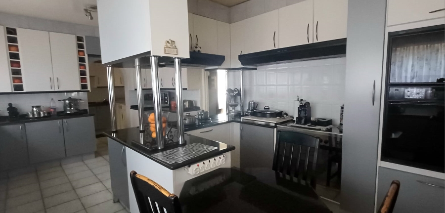 5 Bedroom Property for Sale in Winchester Hills Gauteng