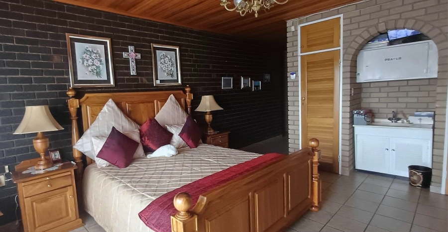 5 Bedroom Property for Sale in Winchester Hills Gauteng