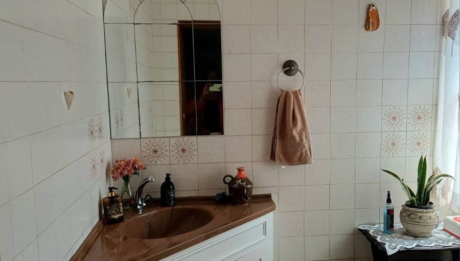 5 Bedroom Property for Sale in Winchester Hills Gauteng