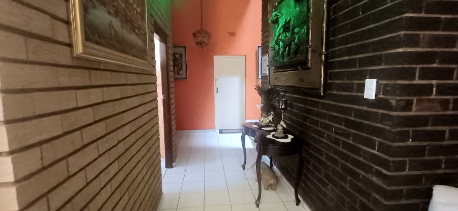 5 Bedroom Property for Sale in Winchester Hills Gauteng