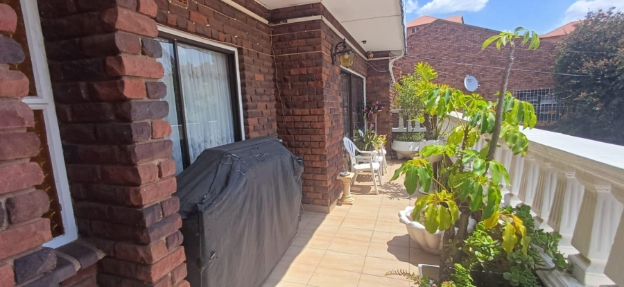 5 Bedroom Property for Sale in Winchester Hills Gauteng