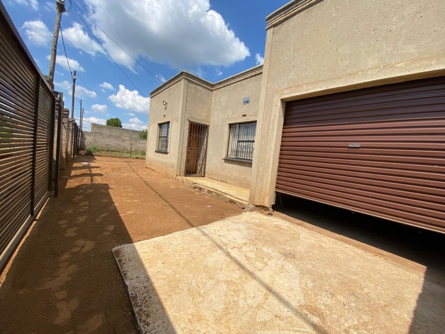 2 Bedroom Property for Sale in Zonkezizwe Gauteng