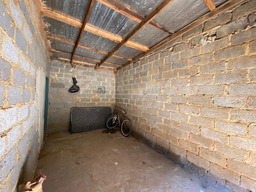 2 Bedroom Property for Sale in Zonkezizwe Gauteng