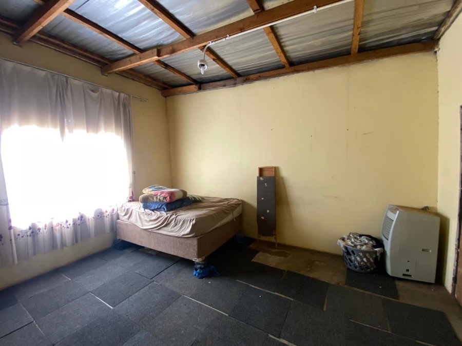 2 Bedroom Property for Sale in Zonkezizwe Gauteng