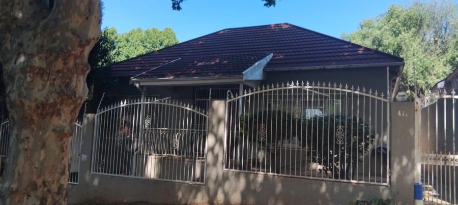 5 Bedroom Property for Sale in Bezuidenhout Valley Gauteng