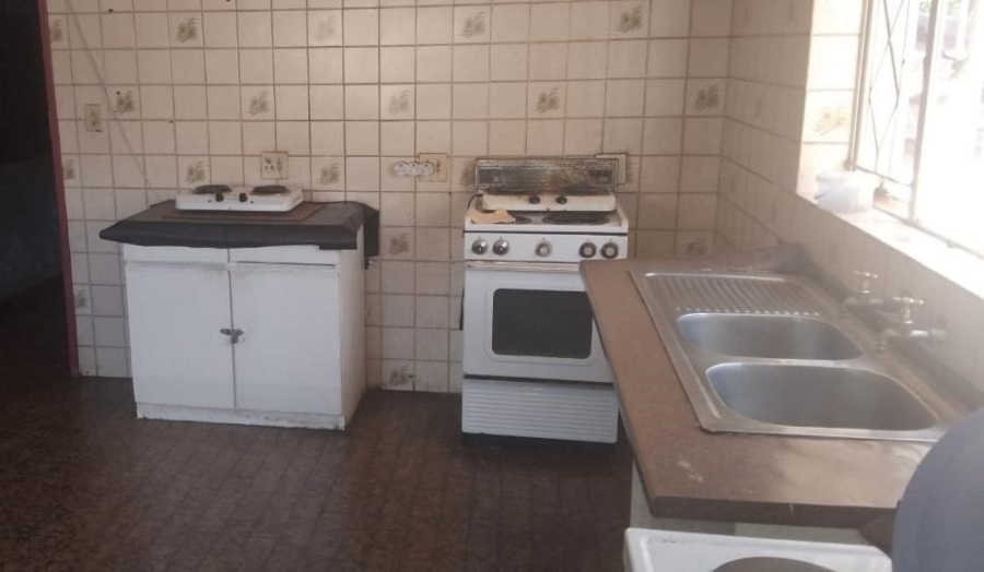 5 Bedroom Property for Sale in Bezuidenhout Valley Gauteng