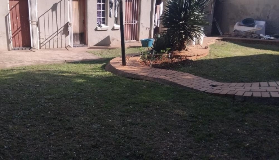 5 Bedroom Property for Sale in Bezuidenhout Valley Gauteng