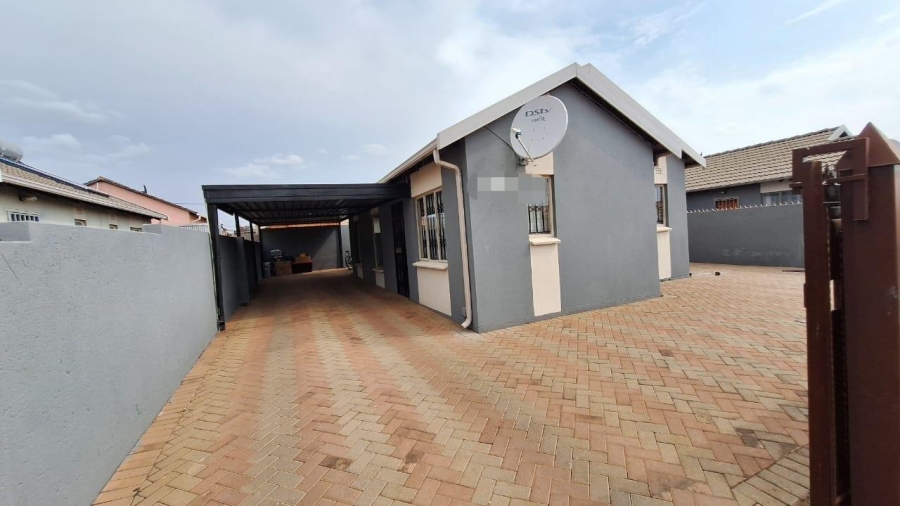 3 Bedroom Property for Sale in Rosslyn Gauteng