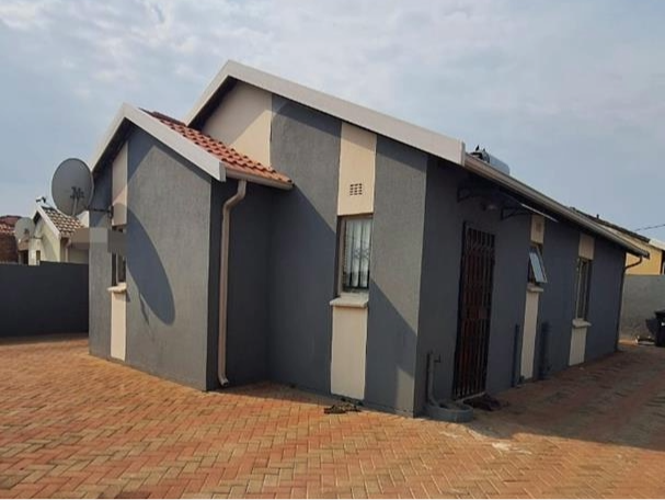 3 Bedroom Property for Sale in Rosslyn Gauteng