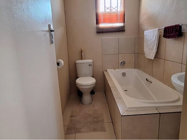 3 Bedroom Property for Sale in Rosslyn Gauteng