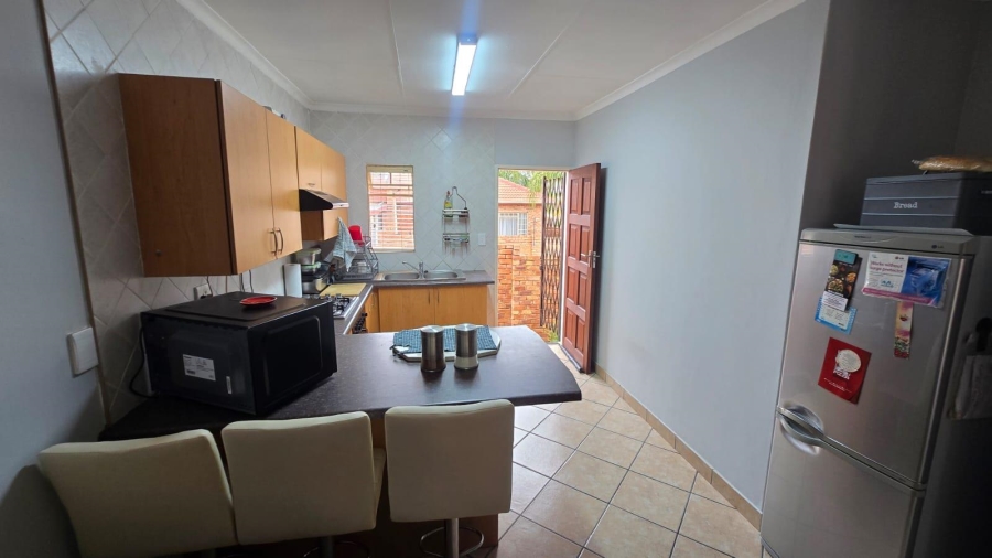 To Let 2 Bedroom Property for Rent in Amberfield Ridge Gauteng