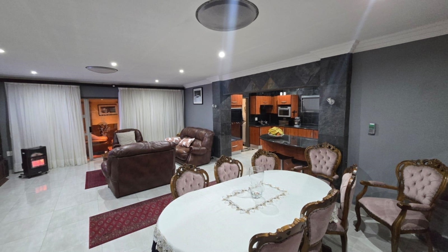 4 Bedroom Property for Sale in Rooihuiskraal Gauteng