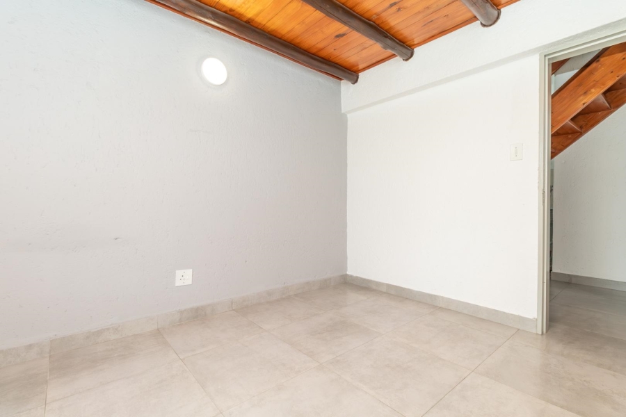 2 Bedroom Property for Sale in Paulshof Gauteng