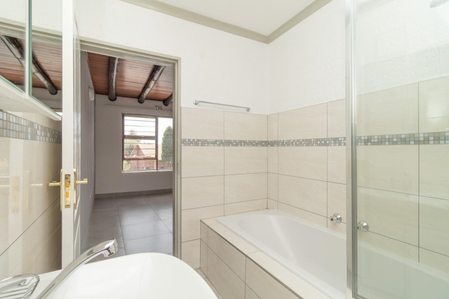2 Bedroom Property for Sale in Paulshof Gauteng