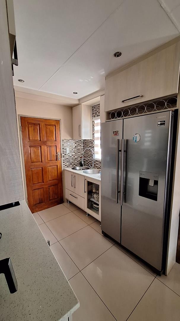 3 Bedroom Property for Sale in Rosslyn Gauteng