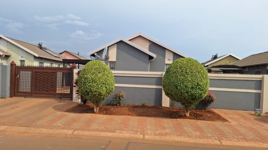 3 Bedroom Property for Sale in Rosslyn Gauteng