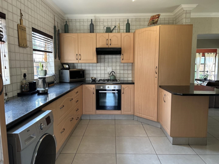 To Let 3 Bedroom Property for Rent in Ravenswood Gauteng