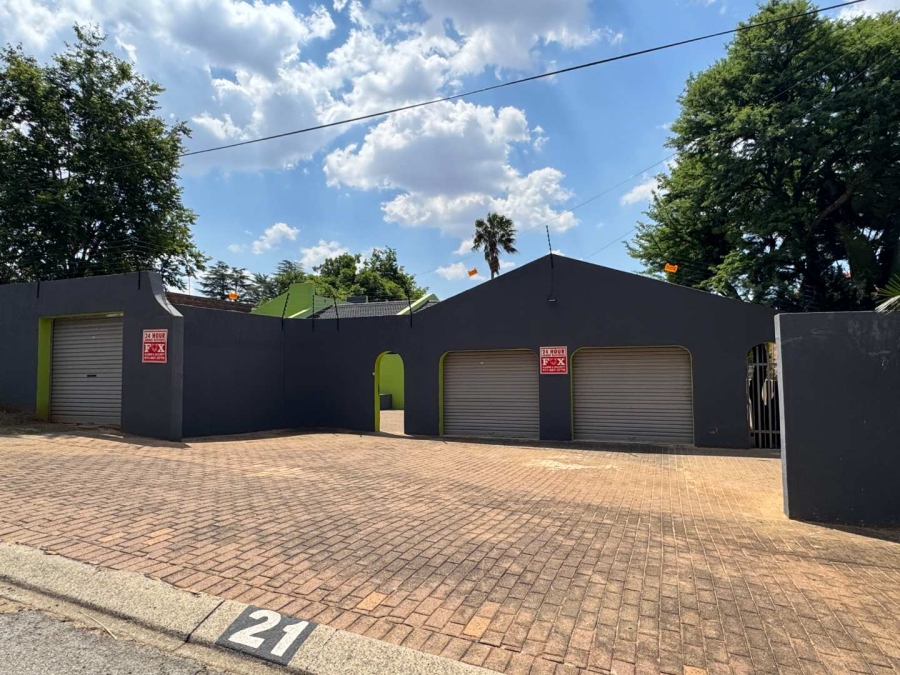 4 Bedroom Property for Sale in Glenvista Gauteng