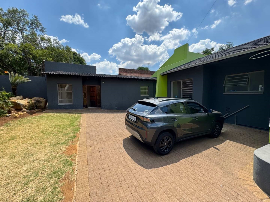 4 Bedroom Property for Sale in Glenvista Gauteng