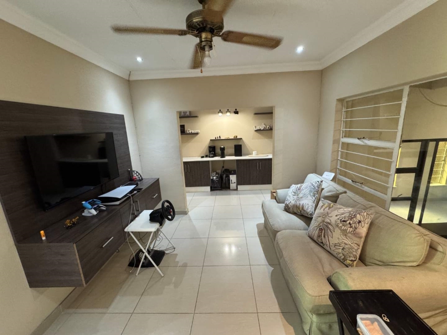 4 Bedroom Property for Sale in Glenvista Gauteng