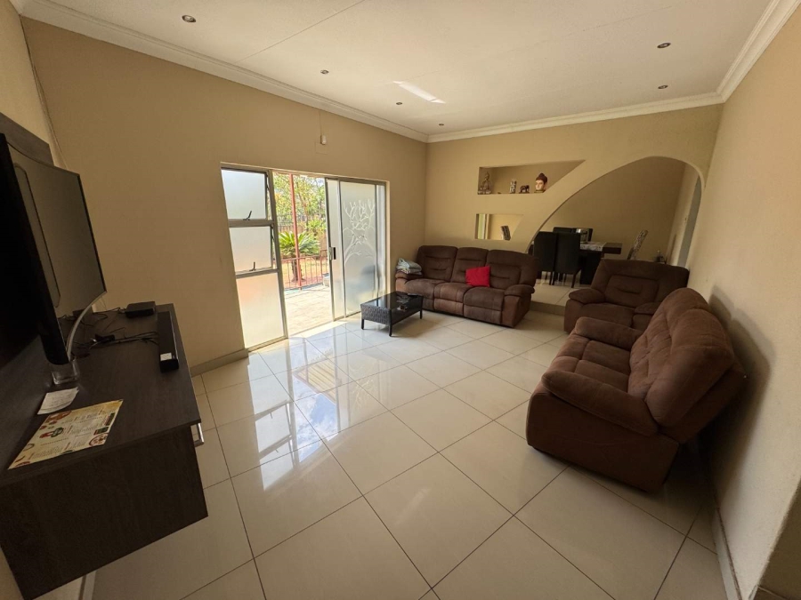4 Bedroom Property for Sale in Glenvista Gauteng