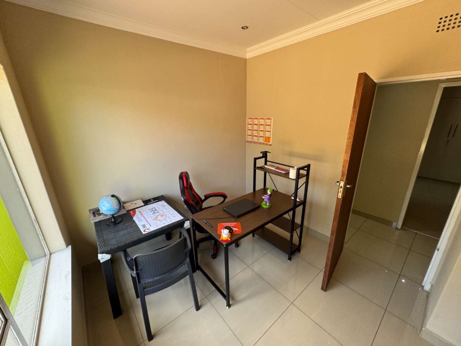 4 Bedroom Property for Sale in Glenvista Gauteng