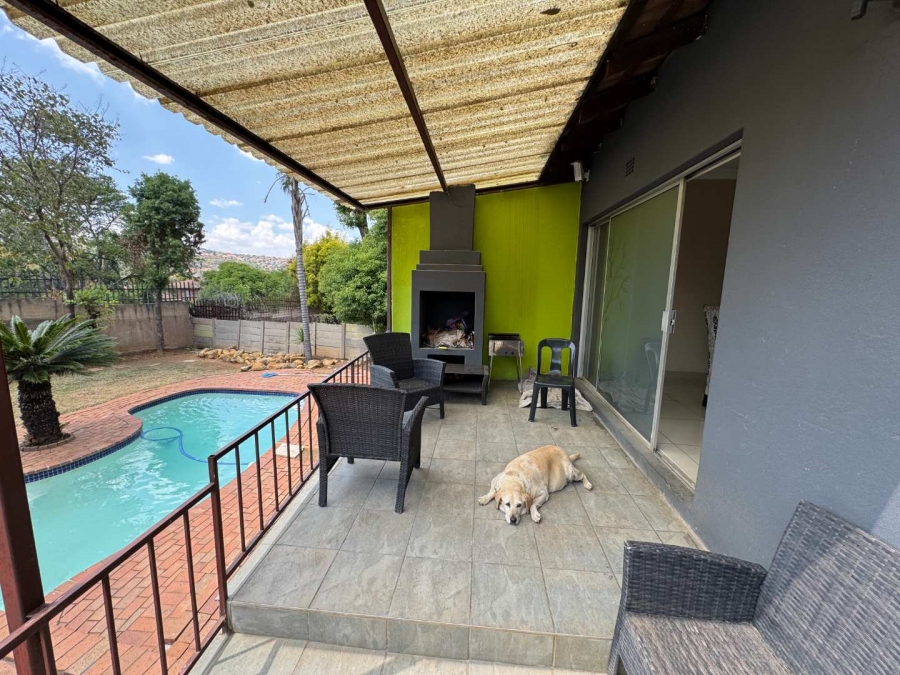 4 Bedroom Property for Sale in Glenvista Gauteng
