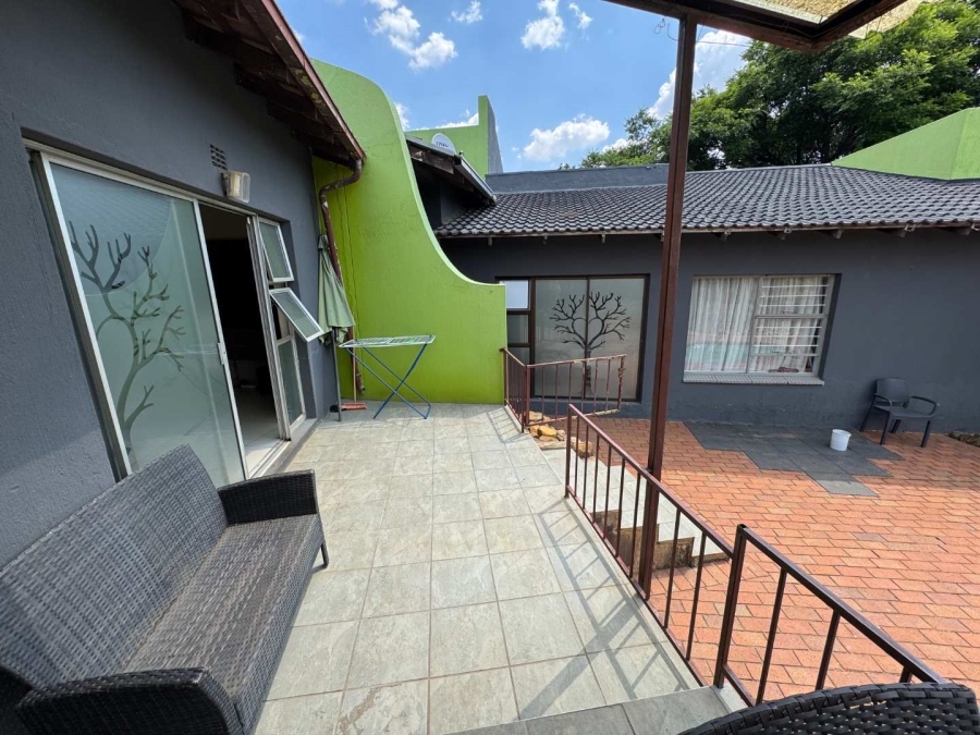 4 Bedroom Property for Sale in Glenvista Gauteng