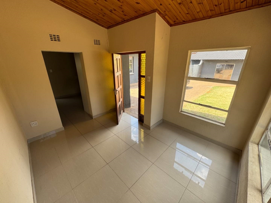 4 Bedroom Property for Sale in Glenvista Gauteng