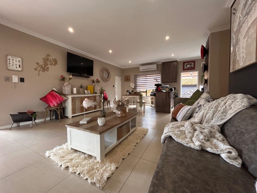 4 Bedroom Property for Sale in New Redruth Gauteng