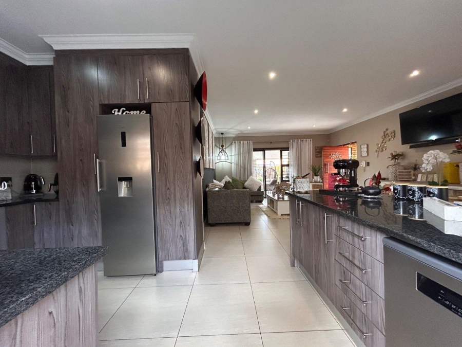 4 Bedroom Property for Sale in New Redruth Gauteng