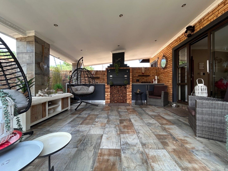 4 Bedroom Property for Sale in New Redruth Gauteng