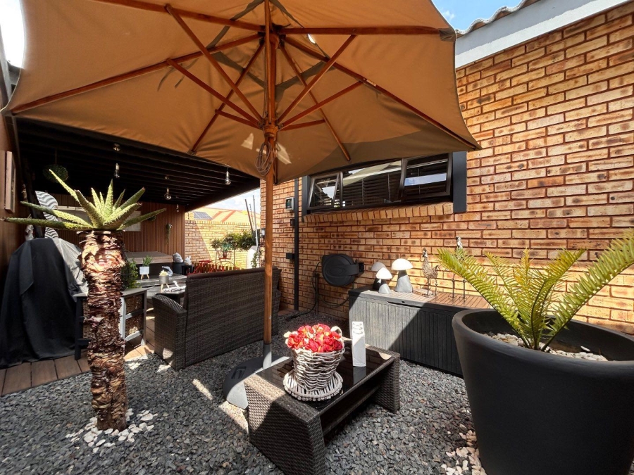 4 Bedroom Property for Sale in New Redruth Gauteng