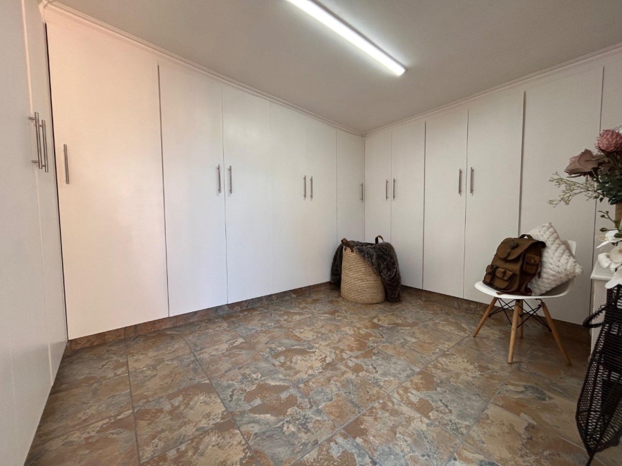 4 Bedroom Property for Sale in New Redruth Gauteng