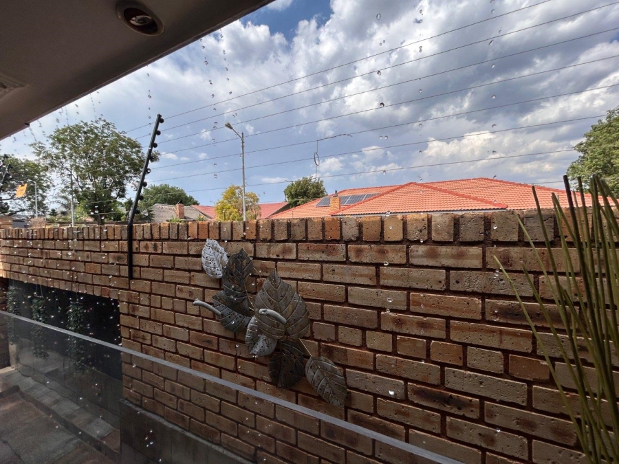 4 Bedroom Property for Sale in New Redruth Gauteng