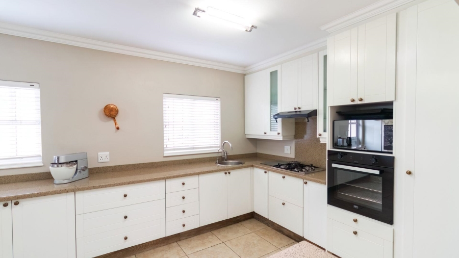 3 Bedroom Property for Sale in Waterfall Gauteng