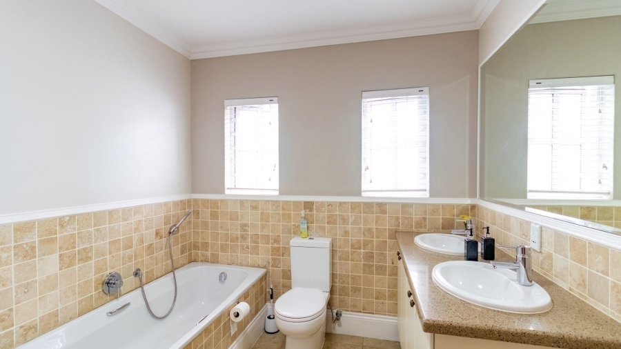 3 Bedroom Property for Sale in Waterfall Gauteng