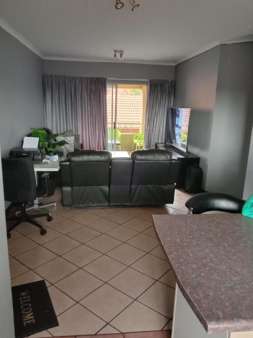 3 Bedroom Property for Sale in Die Hoewes Gauteng