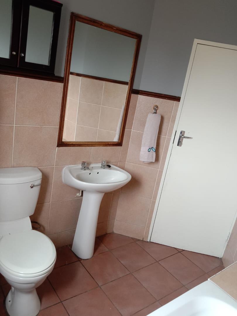 3 Bedroom Property for Sale in Die Hoewes Gauteng
