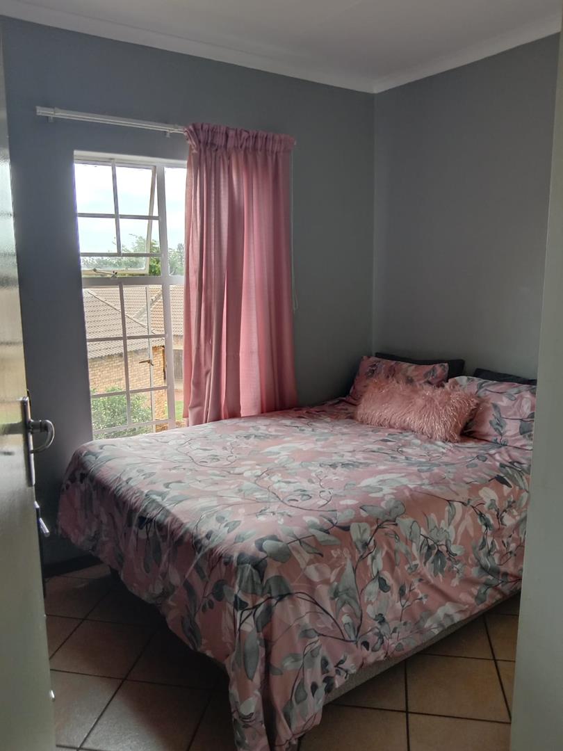 3 Bedroom Property for Sale in Die Hoewes Gauteng