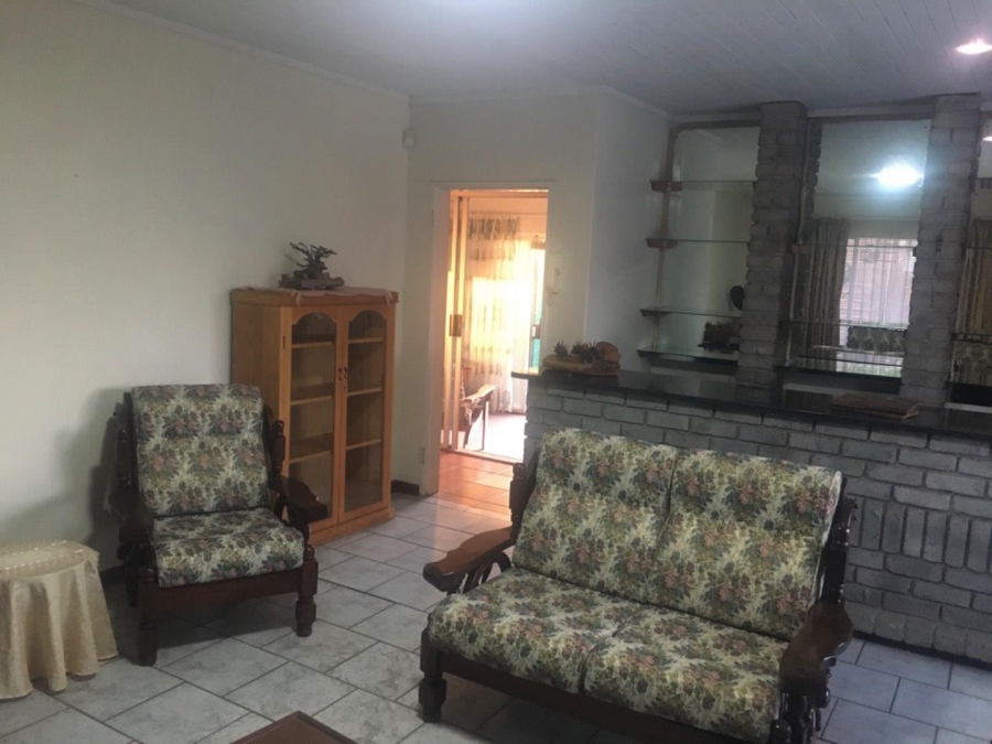 4 Bedroom Property for Sale in Rooihuiskraal Gauteng