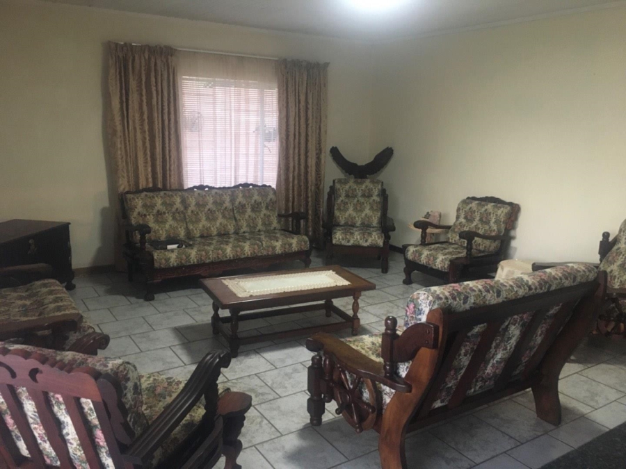 4 Bedroom Property for Sale in Rooihuiskraal Gauteng
