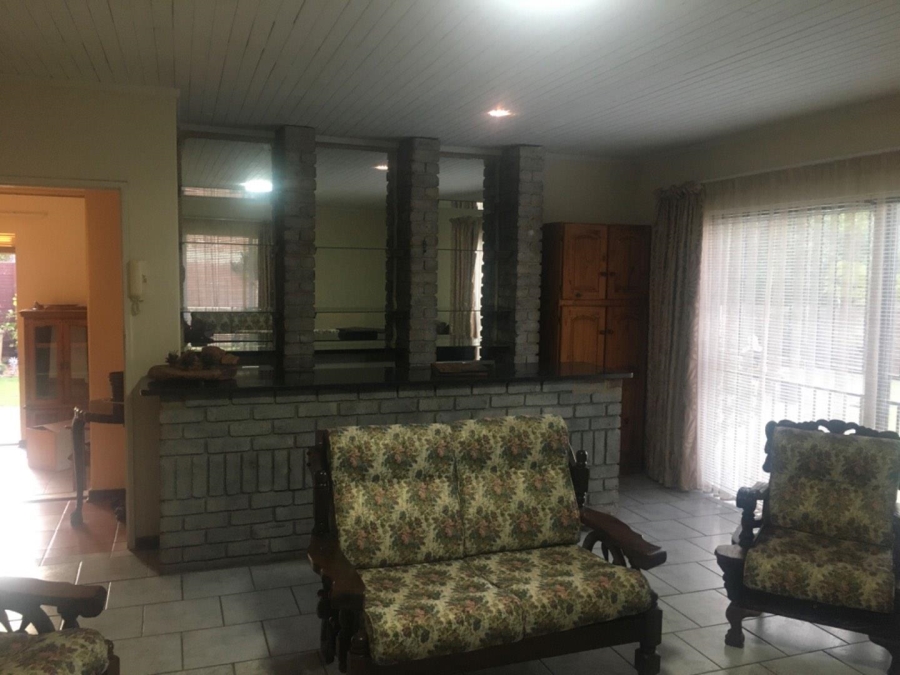 4 Bedroom Property for Sale in Rooihuiskraal Gauteng