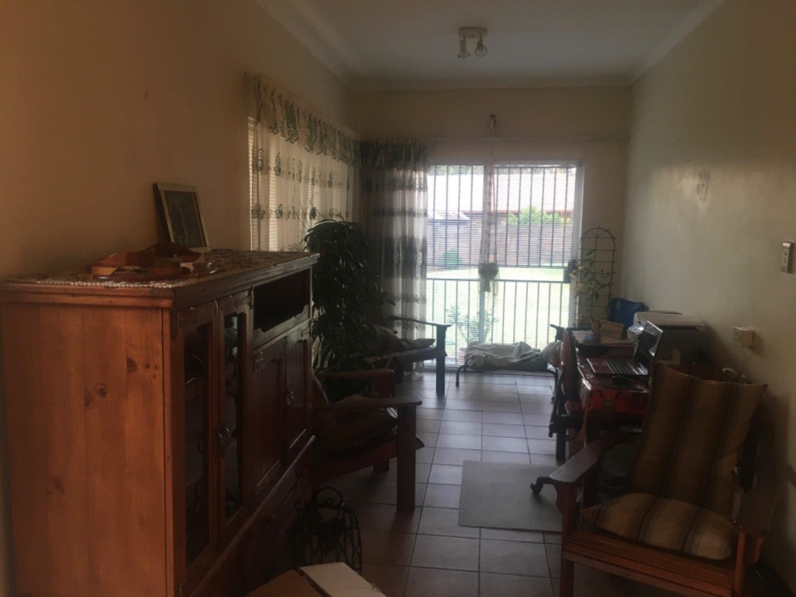 4 Bedroom Property for Sale in Rooihuiskraal Gauteng