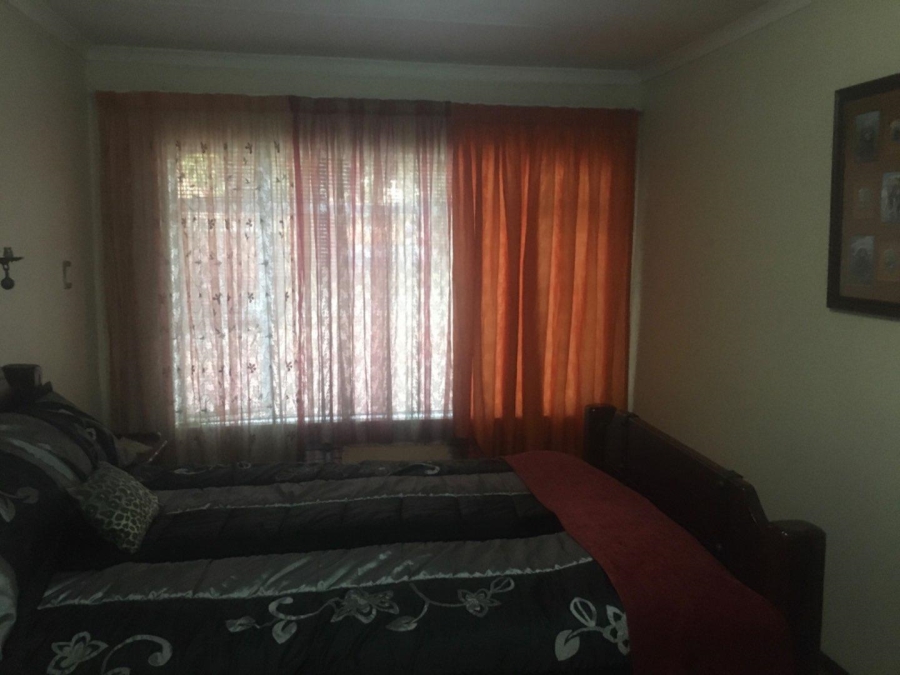 4 Bedroom Property for Sale in Rooihuiskraal Gauteng