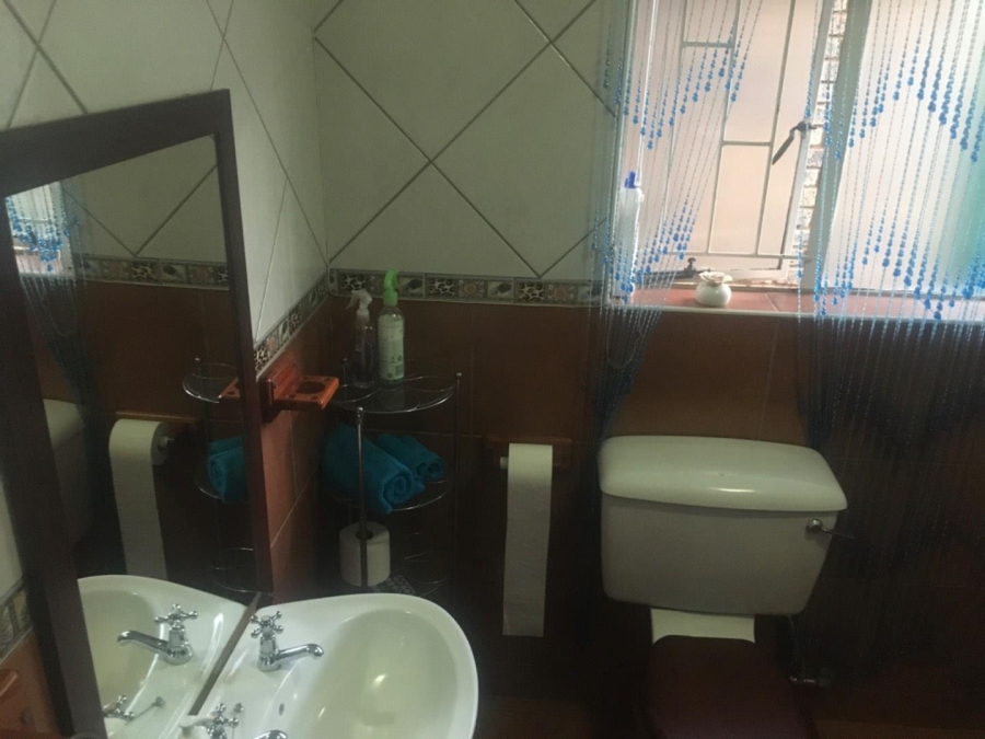 4 Bedroom Property for Sale in Rooihuiskraal Gauteng