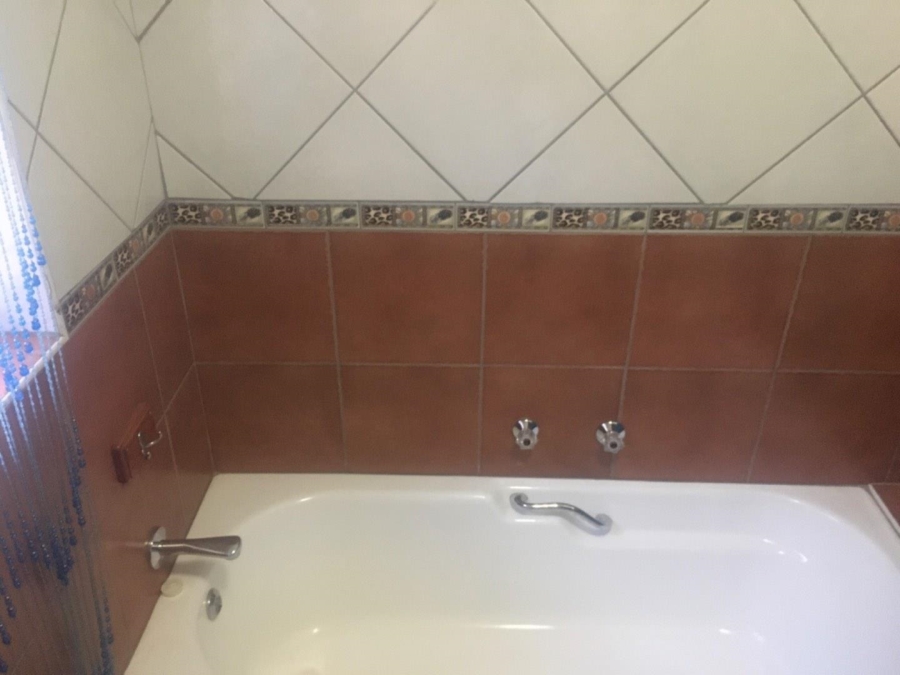 4 Bedroom Property for Sale in Rooihuiskraal Gauteng