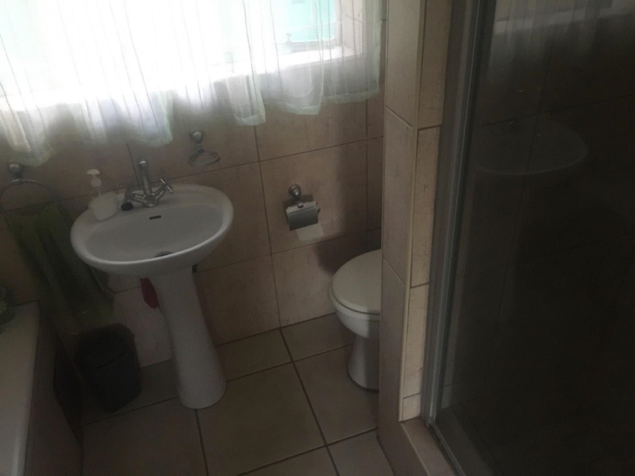 4 Bedroom Property for Sale in Rooihuiskraal Gauteng