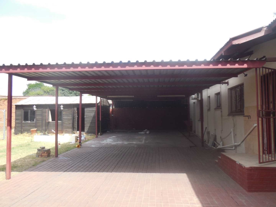 To Let 4 Bedroom Property for Rent in Silverton Gauteng