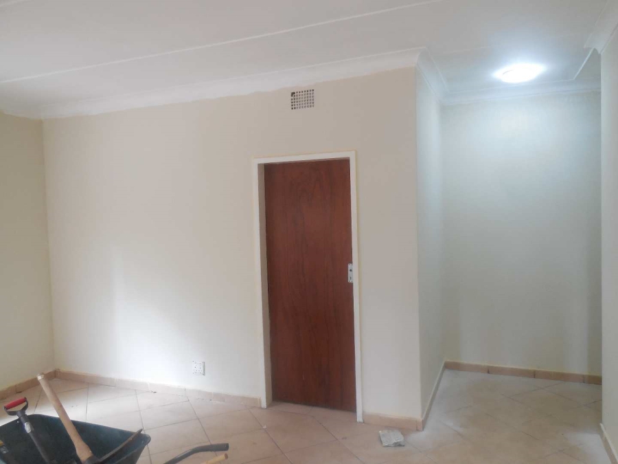 To Let 4 Bedroom Property for Rent in Silverton Gauteng